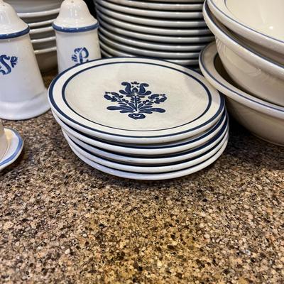 Big Lot Pfaltzgraff Blue Village China Set