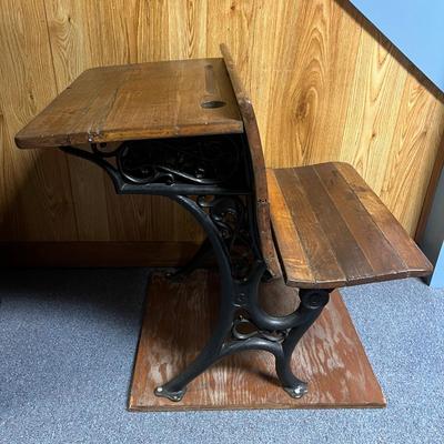 Vintage Eclipse Wood & Iron School Desk (1BL-MG)