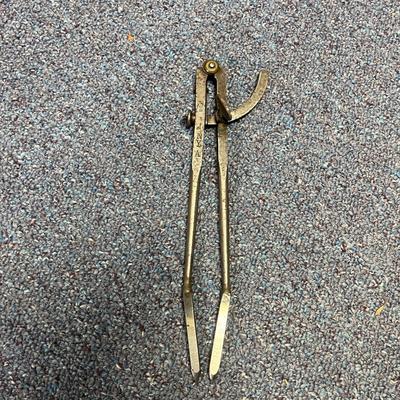 Handsaw, Oil Can & Calipers (1BL-MG)