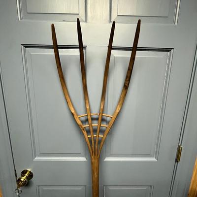 Primitive Wooden Hay Fork (1BL-MG)