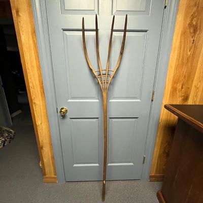 Primitive Wooden Hay Fork (1BL-MG)