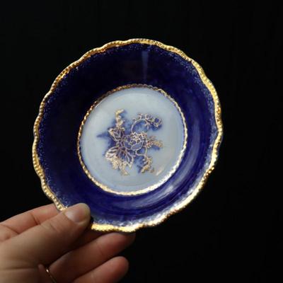 Circa 1907 Arthur J Wilkinson Royal Staffordshire Pottery Burslem England Flow Blue and Gold 2 Plates and Bowl