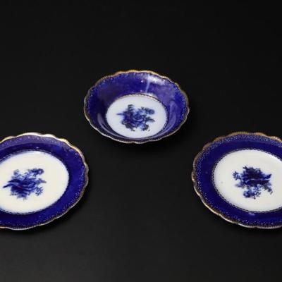 Circa 1907 Arthur J Wilkinson Royal Staffordshire Pottery Burslem England Flow Blue and Gold 2 Plates and Bowl