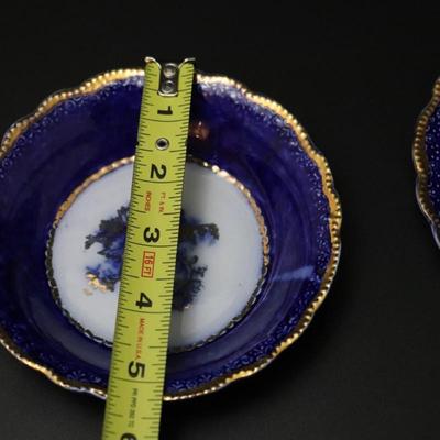 Circa 1907 Arthur J Wilkinson Royal Staffordshire Pottery Burslem England Flow Blue and Gold 2 Plates and Bowl