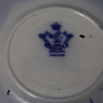 Circa 1907 Arthur J Wilkinson Royal Staffordshire Pottery Burslem England Flow Blue and Gold 2 Plates and Bowl