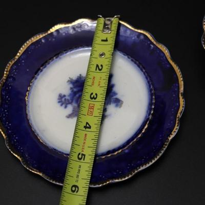 Circa 1907 Arthur J Wilkinson Royal Staffordshire Pottery Burslem England Flow Blue and Gold 2 Plates and Bowl