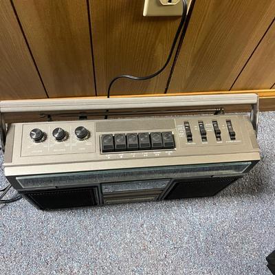 General Electric, Magnavox & Panasonic Portable AM/FM Radio and Cassette Players (1BL-MG)