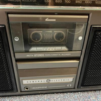 General Electric, Magnavox & Panasonic Portable AM/FM Radio and Cassette Players (1BL-MG)