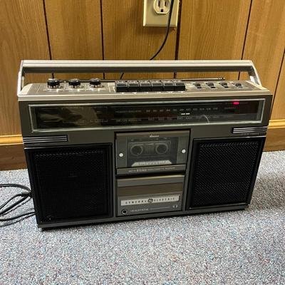 General Electric, Magnavox & Panasonic Portable AM/FM Radio and Cassette Players (1BL-MG)