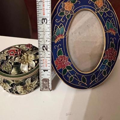 Big Lot Vintage Collectibles - Porcelain, Enamel, Cast Iron