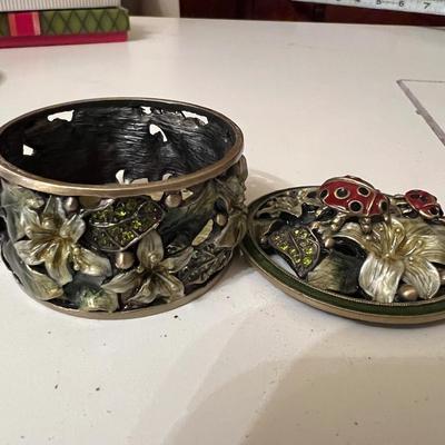 Big Lot Vintage Collectibles - Porcelain, Enamel, Cast Iron