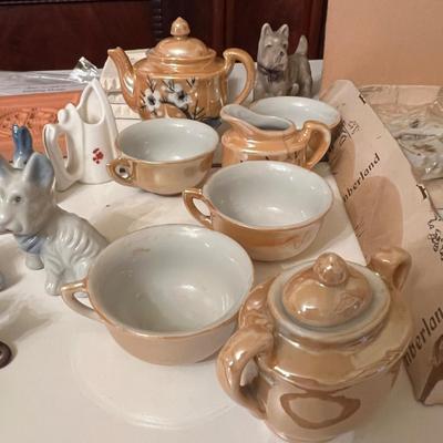Big Lot Vintage Collectibles - Porcelain, Enamel, Cast Iron