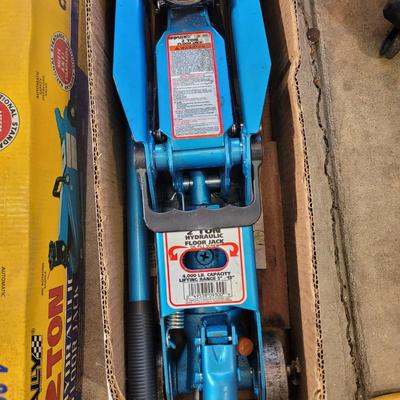 4000 pound nearly new floor jack in box