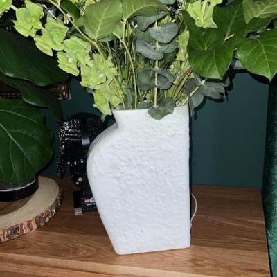 large vase / book end vase