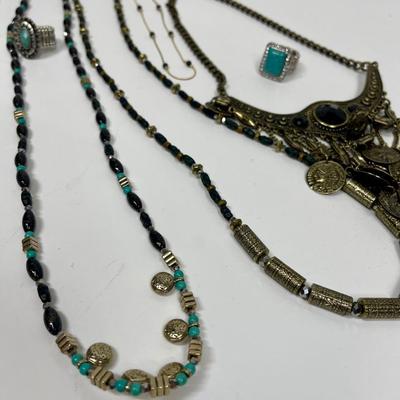 Fashion Jewelry Lot - 10 pieces - necklaces, rings, earrings - lot#11