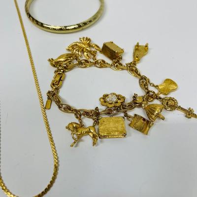 Fashion Jewelry Lot - 10 pieces bracelets earrings necklaces - lot#13