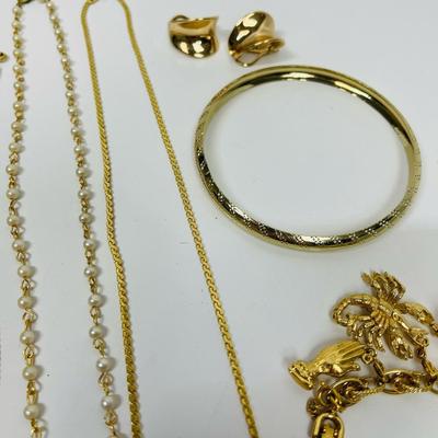 Fashion Jewelry Lot - 10 pieces bracelets earrings necklaces - lot#13