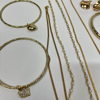 Fashion Jewelry Lot - 10 pieces bracelets earrings necklaces - lot#13