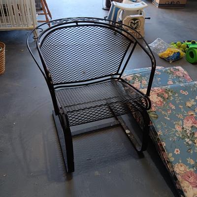 HEAVY DUTY WROUGHT IRON CHAIR AND 3 CUSHIONS