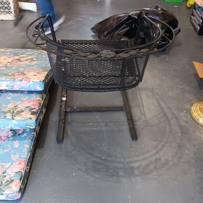 HEAVY DUTY WROUGHT IRON CHAIR AND 3 CUSHIONS