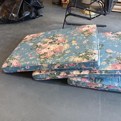 HEAVY DUTY WROUGHT IRON CHAIR AND 3 CUSHIONS