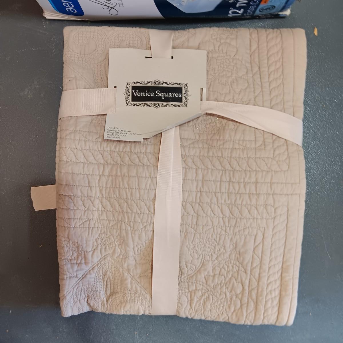 TWIN SIZE AEROBED AIR MATTRESS AND A NEW THROW BLANKET