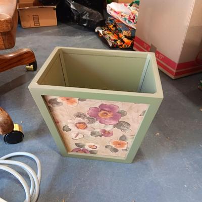 NICE VINTAGE WOODEN DESK CHAIR, BRIEFCASE, SURGE BOXES AND WASTE CAN