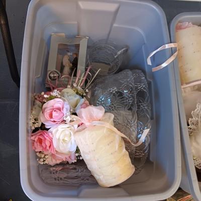 WEDDING DECORATIONS AND 3 STORAGE CONTAINERS