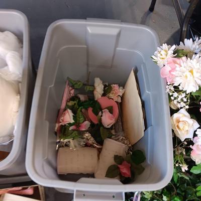 WEDDING DECORATIONS AND 3 STORAGE CONTAINERS