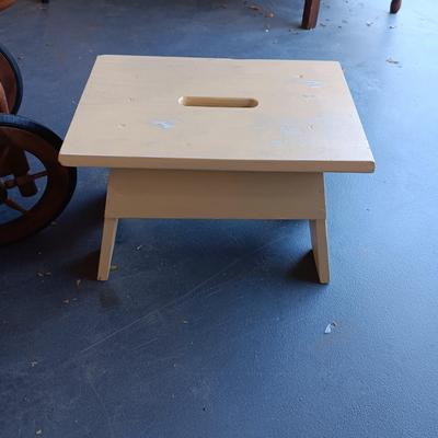 DROP LEAF TEA CART AND WOODEN STOOL