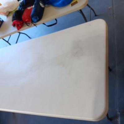 6 FOOT TABLE WITH FOLDING LEGS