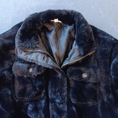 GIRLS/LADIES JACKETS (SMALL) 2 OZARK TRAILS PILLOWS AND MORE