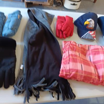 GIRLS/LADIES JACKETS (SMALL) 2 OZARK TRAILS PILLOWS AND MORE