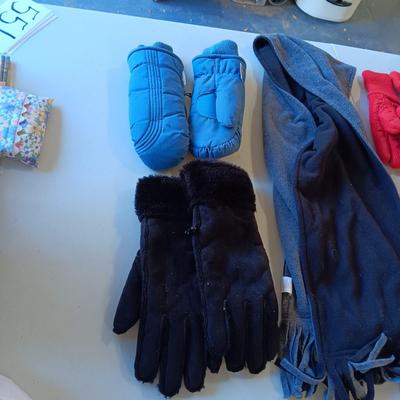 GIRLS/LADIES JACKETS (SMALL) 2 OZARK TRAILS PILLOWS AND MORE