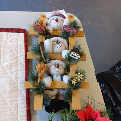 QUILTED CHRISTMAS THROW BLANKET, PILLOW AND SOME DECORATION