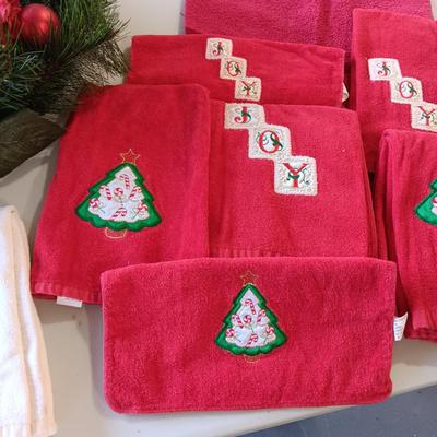 CHRISTMAS WREATH, HAND TOWELS AND MORE
