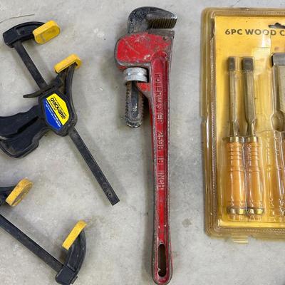 6 PC WOOD CHISELS, IRWIN CLAMPS, HACKSAW AND 18” PIPE WRENCH