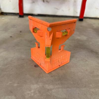 BLACK & DECKER WORK BENCHES AND POST/PIPE LEVEL