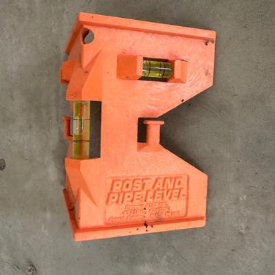 BLACK & DECKER WORK BENCHES AND POST/PIPE LEVEL