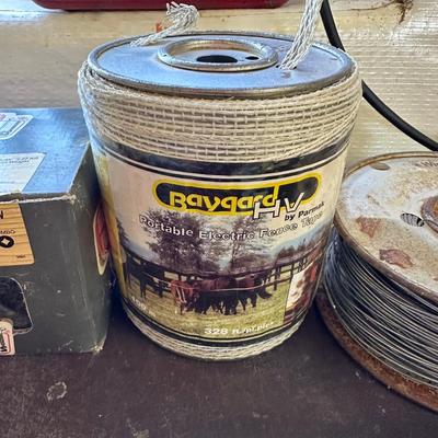 PORTABLE ELECTRIC FENCE AND HARDWARE