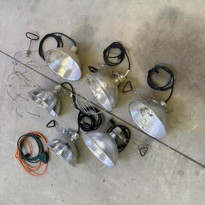 6 HEAT/HANGING LAMP HOUSINGS AND EXTENSION CORDS