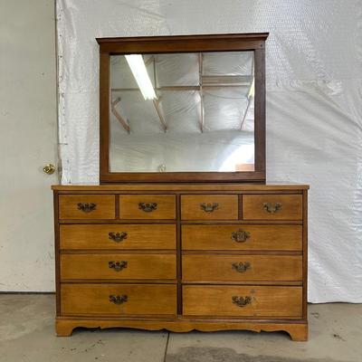 8 DRAWER DRESSER WITH MIRROR