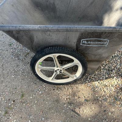 RUBBERMAID YARD CART