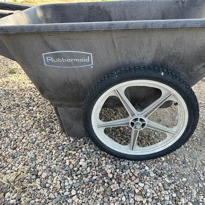 RUBBERMAID YARD CART