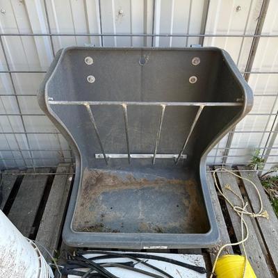 MISC FEEDERS AND CONTAINERS