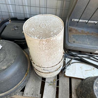 MISC FEEDERS AND CONTAINERS