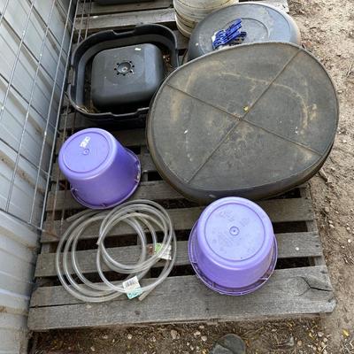 MISC FEEDERS AND CONTAINERS