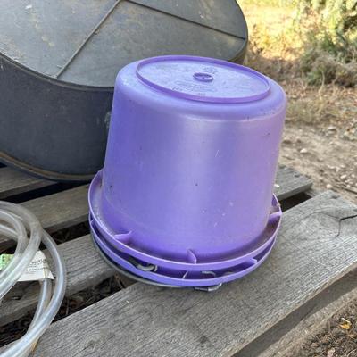 MISC FEEDERS AND CONTAINERS
