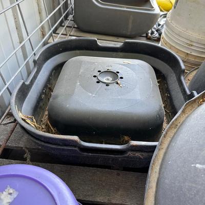 MISC FEEDERS AND CONTAINERS
