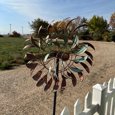 SPINNING YARD ART